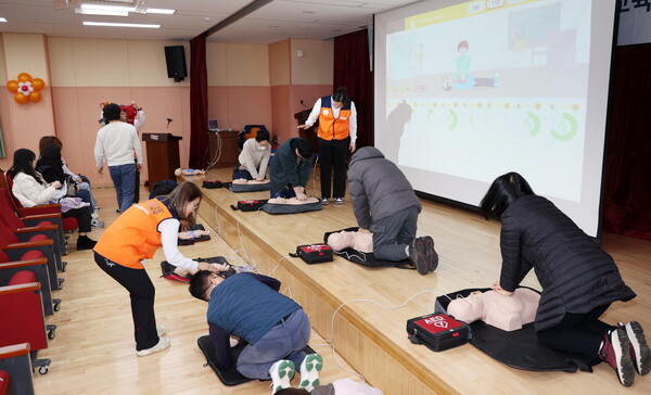 12일 태안교육문화센터 대강당에서 진행된 교육 모습. / 사진 태안군