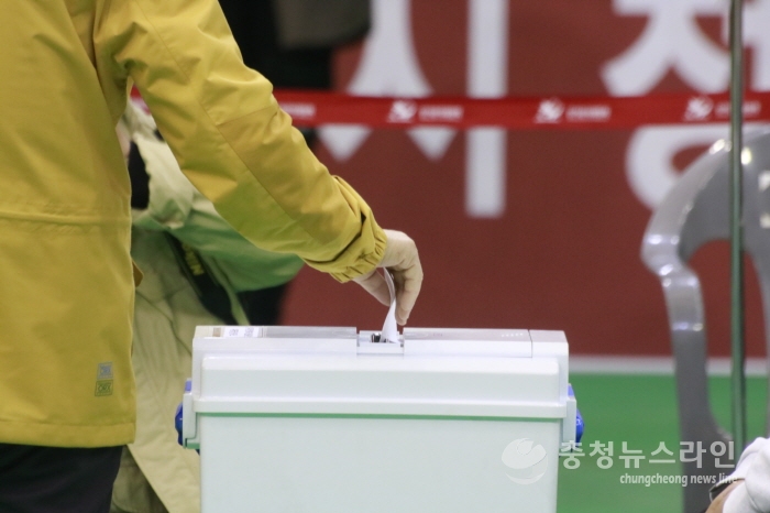 충북 보은선거구 도의원 재보궐 선거가 오후 2시 기준 투표율 6.7%를 기록하고 있다./김대균 기자