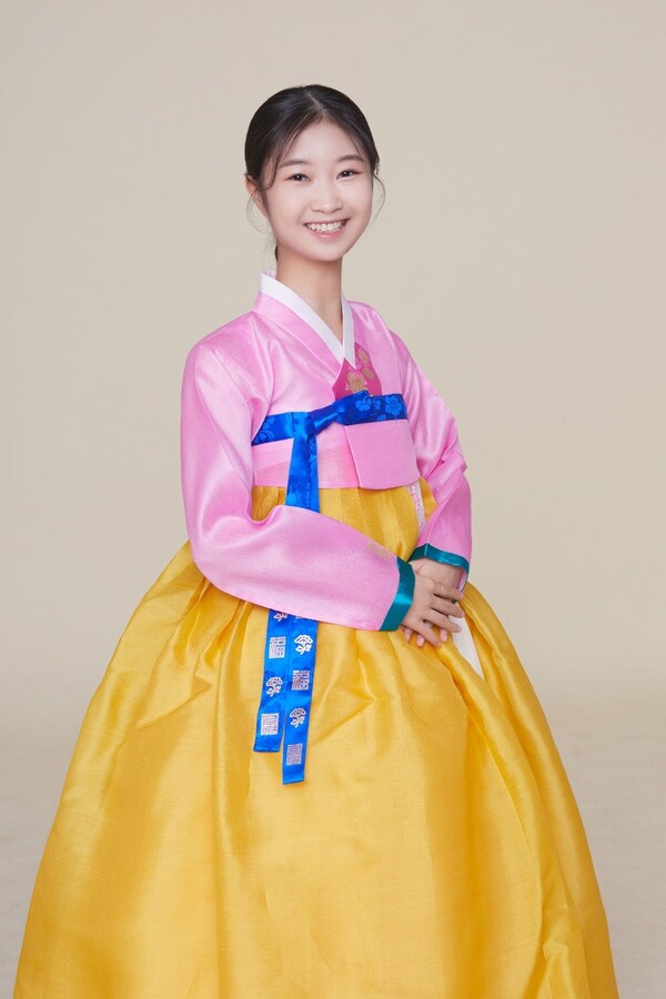 ‘국악트롯샛별’로 떠오른 유도현 양이 소녀가수로 성장하고 있다. / 사진 예산군 