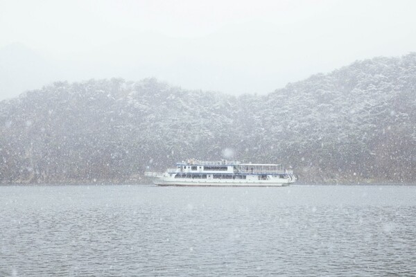 ▲구담봉 유람선./단양군