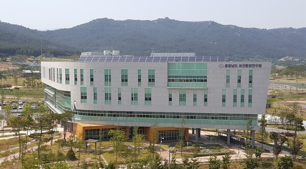 ▲충남보건환경연구원은 70년 넘게 도민의 보건과 환경을 지키는 파수꾼 역할을 해오고 있다.