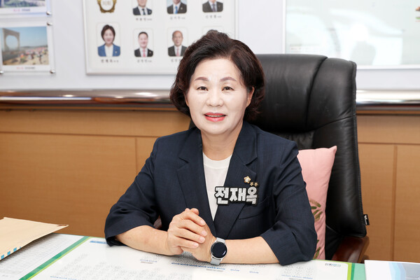 ▲전재옥 의장은 의원 배지를 달고 있는 이상 언제나 군민만 보고 달릴 심산이다.