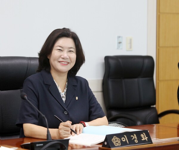▲서산시의회 최초 3선 여성의원에 도전하는 이경화 시의원은 인기 좋은 의원보다는 쓸모 있는 의원이 되자고 한다.