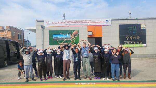 ▲ 지난 9월 30일 가로림만 일원에서 진행된 갯벌 현지실사 모습. / 사진 서산시