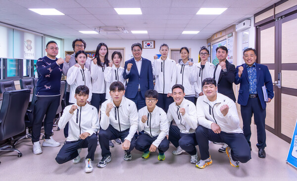 ▲지난 14일 청양군 직장운동경기부 선수단이 전국체전 출정식을 진행하고 있다. / 사진 청양군