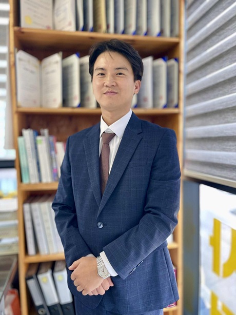 ▲조창현 변호사는 지난 추석 연휴 전국을 떠들썩하게 만들었던 중국인 8명 밀입국 사건 영장실질심사에서 국선변호사로 활동하기도 했다.