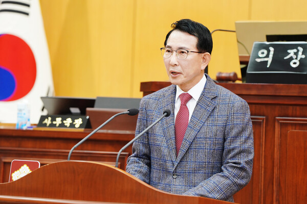 ▲25일 이완섭 시장이 시정연설을 하고 있다. / 사진 서산시